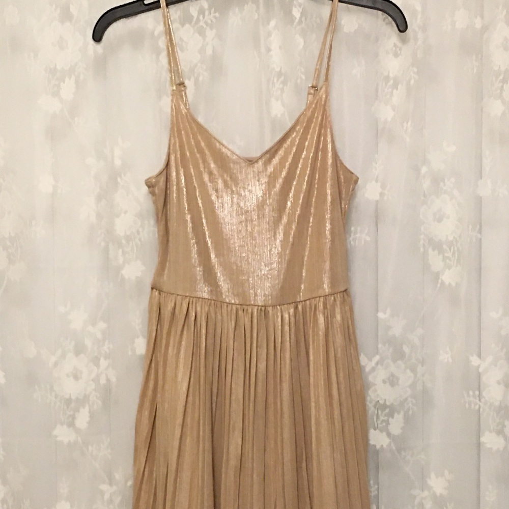 Dress - Picture 3 of 9